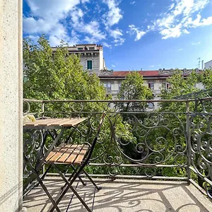  Appartamento Casa Alberto Da Giussano, Elegante Bilocale In Centro Con Balcone Sul Parco